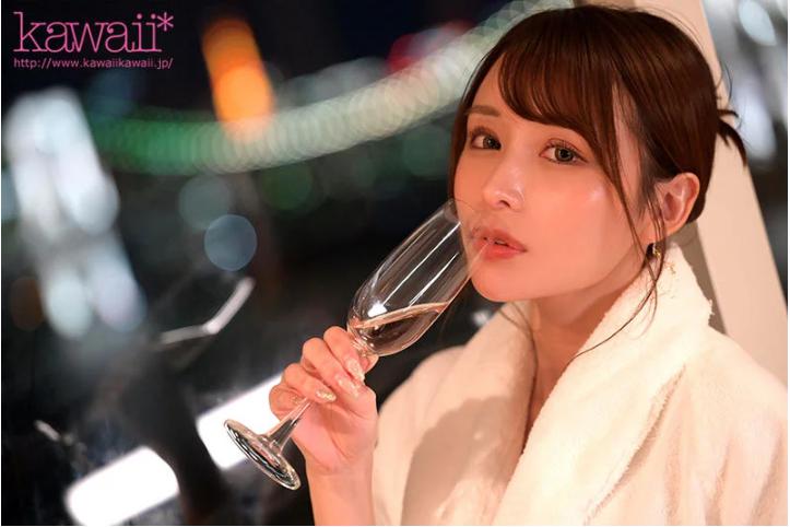 伊藤舞雪がデートで食事からのお泊りセックス|イチャイチャでエッチも激しいエロ動画
