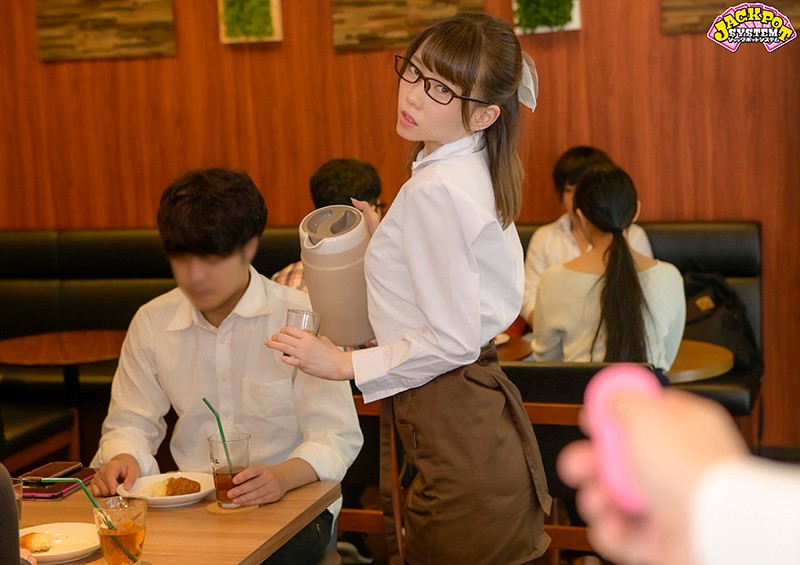 jpsvr00028♡淫乱・ハード系|【VR】 バイト先のカフェで出来た可愛い彼女は清純そうな見た目からは想像もできない超むっつりスケベ！！お客さんがたくさんいても！スタッフが近くにいても！スリル満点の店内でボクのエッチな要求に戸惑いつつも実は興奮しまくっていて感じまくる超変態従順エロ娘…